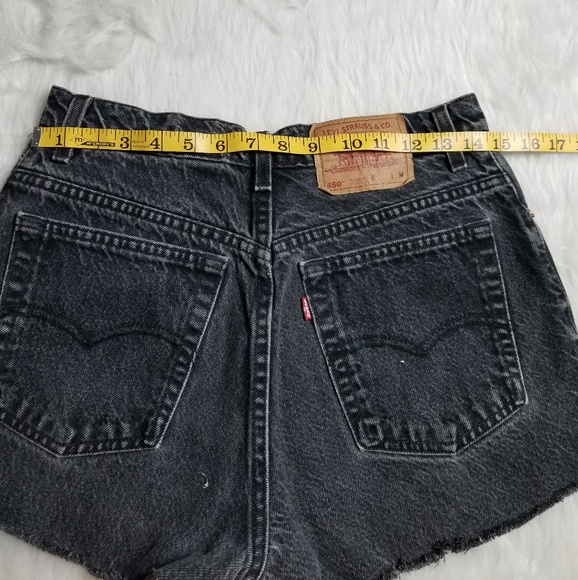 Levi's VINTAGE black 550 high waisted shorts - Picture 6 of 7